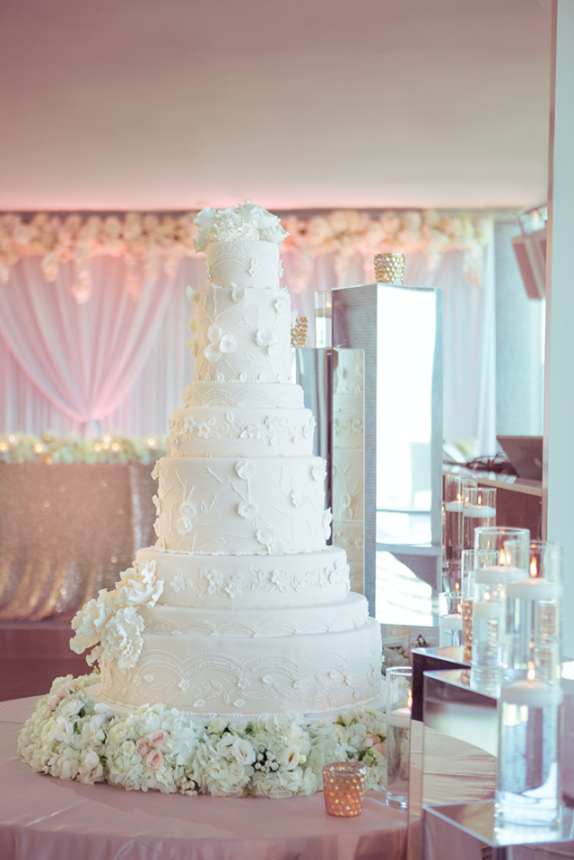 Photograph, Wedding cake, Buttercream, Icing, Pink, Wedding ceremony supply, Cake decorating, Cake, Pasteles, Wedding reception, 