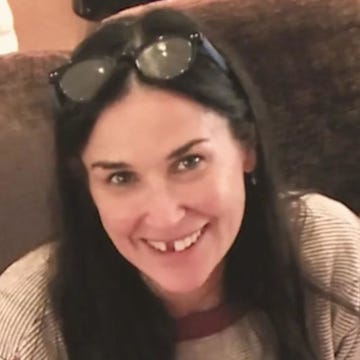demi moore missing teeth