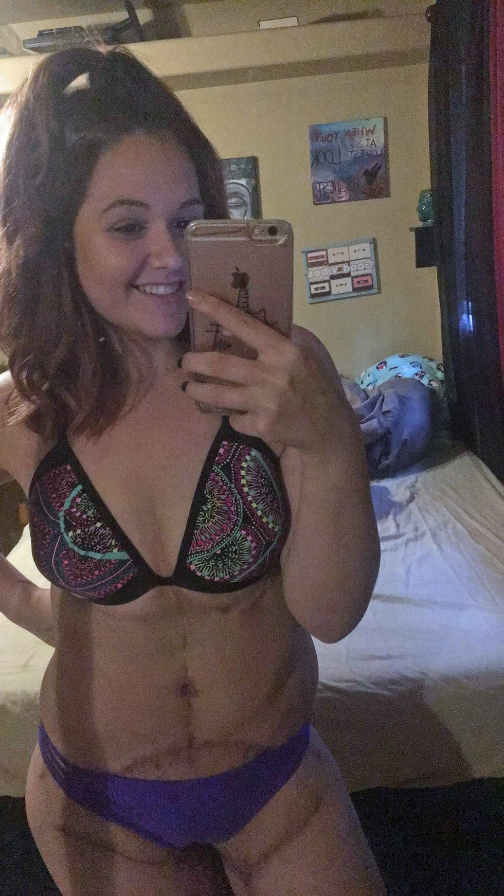 Brassiere, Clothing, Lingerie, Selfie, Undergarment, Abdomen, Bikini, Chest, Undergarment, Photography, 