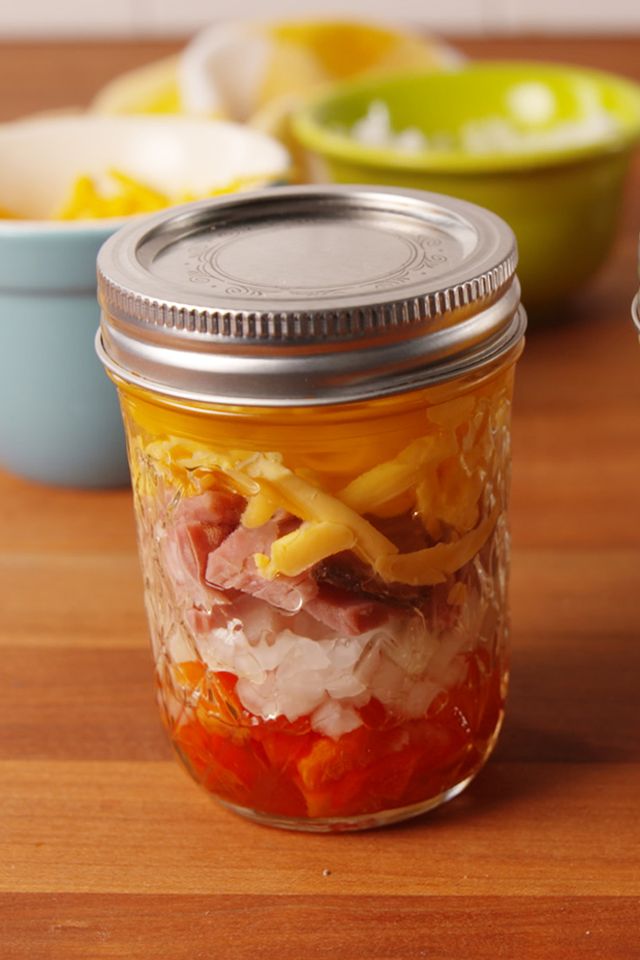 https://hips.hearstapps.com/del.h-cdn.co/assets/17/25/1498259378-delish-mason-jar-omelet-pin-1.jpg?resize=640:*