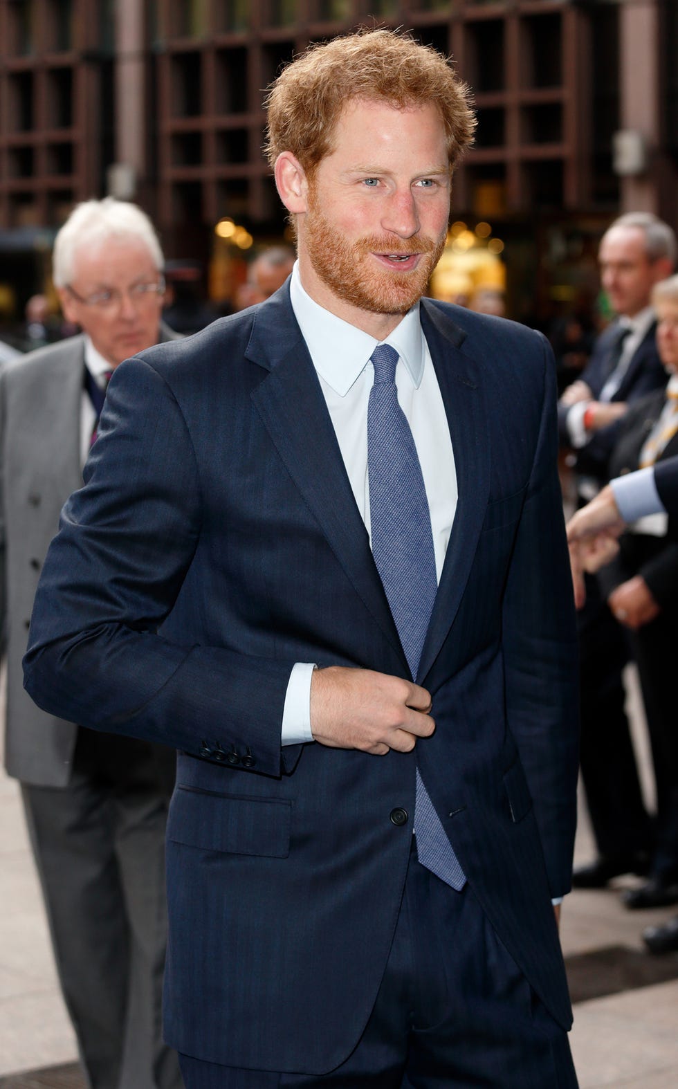 Suit, Formal wear, Tuxedo, White-collar worker, Blazer, Event, Businessperson, Outerwear, Tie, Official, 