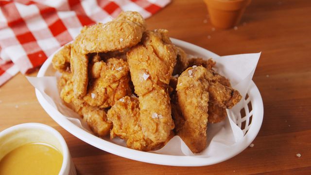 https://hips.hearstapps.com/del.h-cdn.co/assets/17/25/1600x900/hd-aspect-1498146820-delish-fried-chicken-03.jpg?resize=640:*