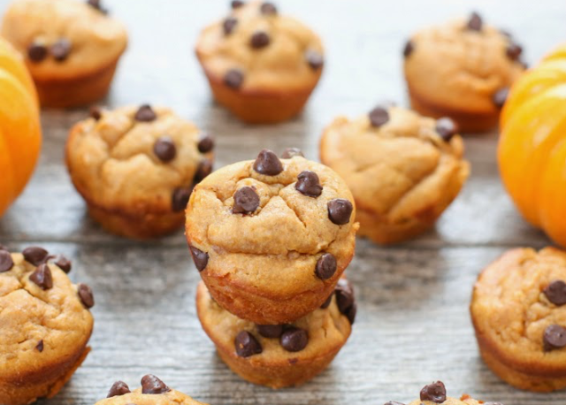 Dish, Food, Cuisine, Baking, Dessert, Muffin, Ingredient, Baked goods, Chocolate chip, Cookie dough, 