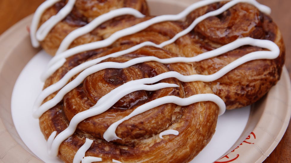 Mickey Colossal Cinnamon Roll Horizontal