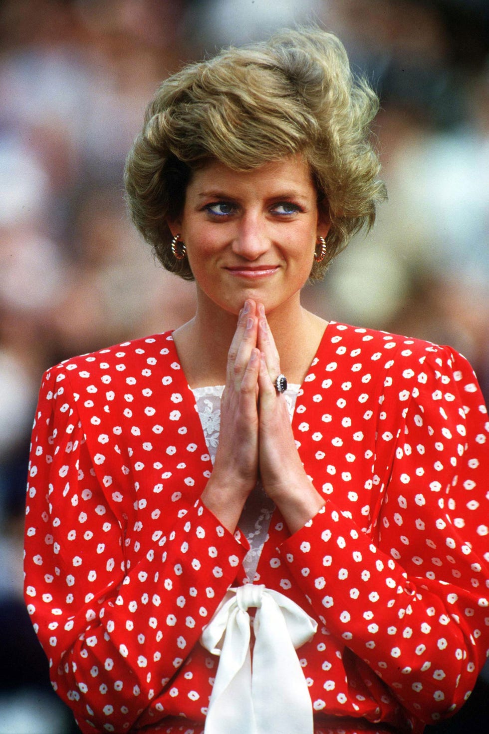 <p>Polka dots can often look overwhelming, but Princess Diana pulled them off in stylish way.&nbsp;</p>