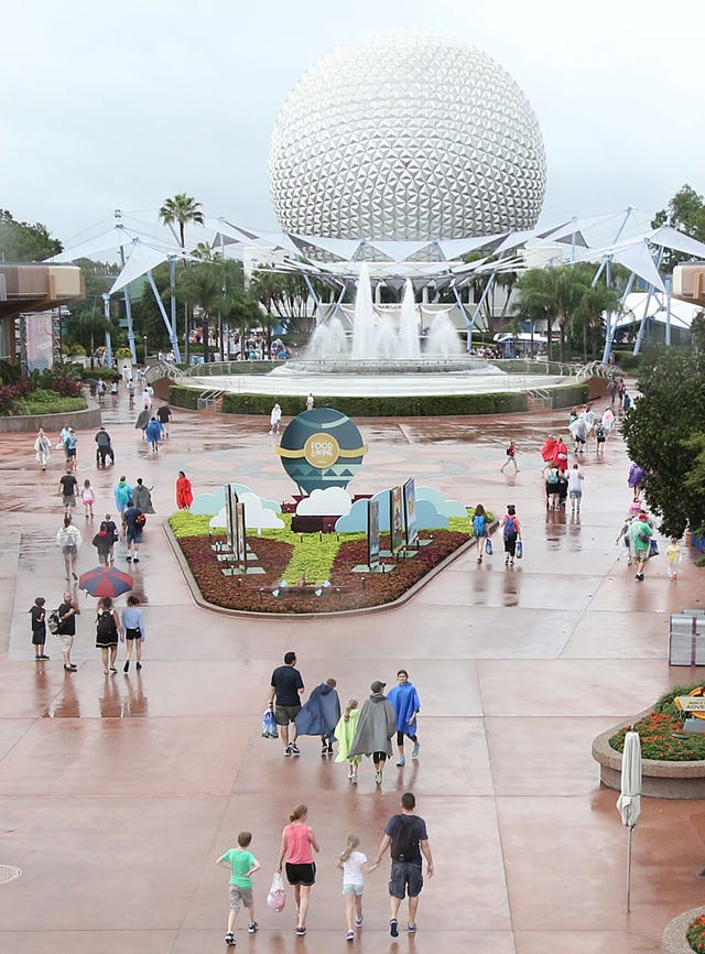 Water, Tourism, Vacation, Sky, Architecture, Amusement park, Park, Fun, Leisure, World, 