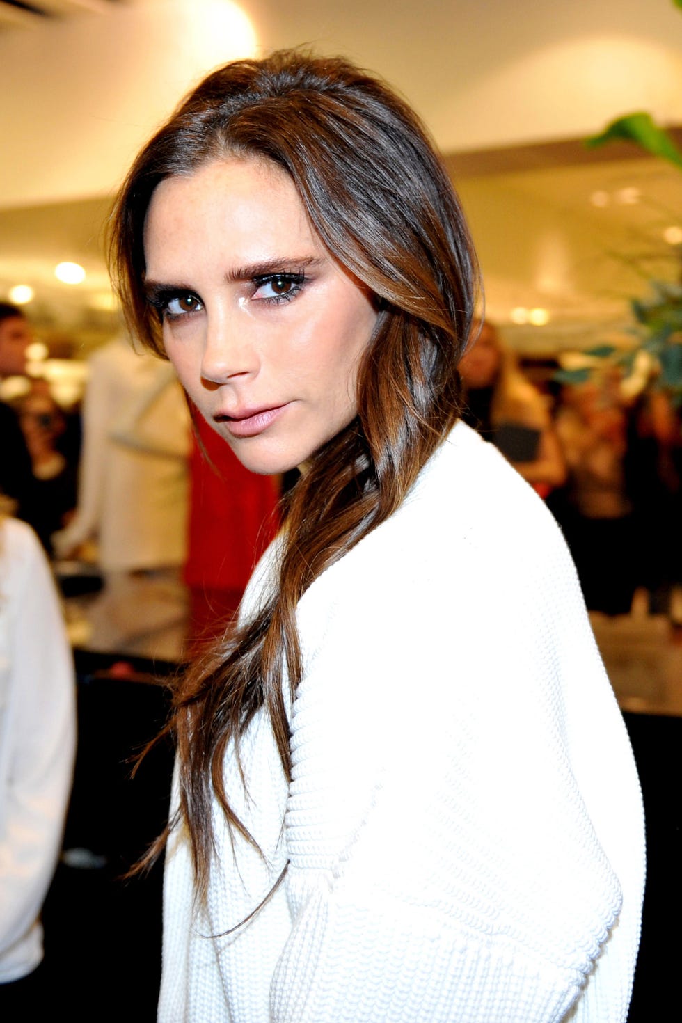 Lip, Hairstyle, Eyebrow, Eyelash, Street fashion, Long hair, Beauty, Fashion, Black hair, Brown hair, 