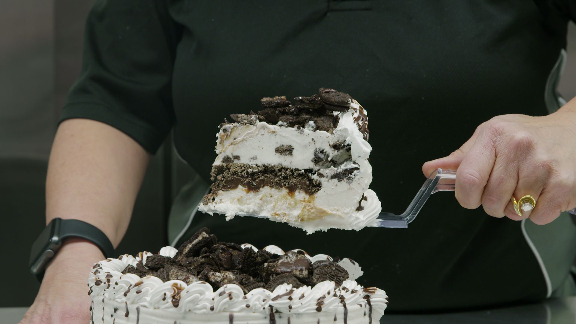 How Does Dairy Queen Make Ice Cream Cake? | LEAFtv