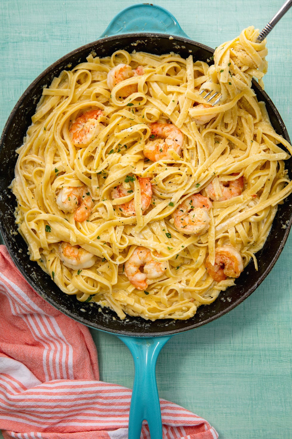 Easy Shrimp Alfredo Fettuccine Recipe - How to Make Shrimp Alfredo Pasta