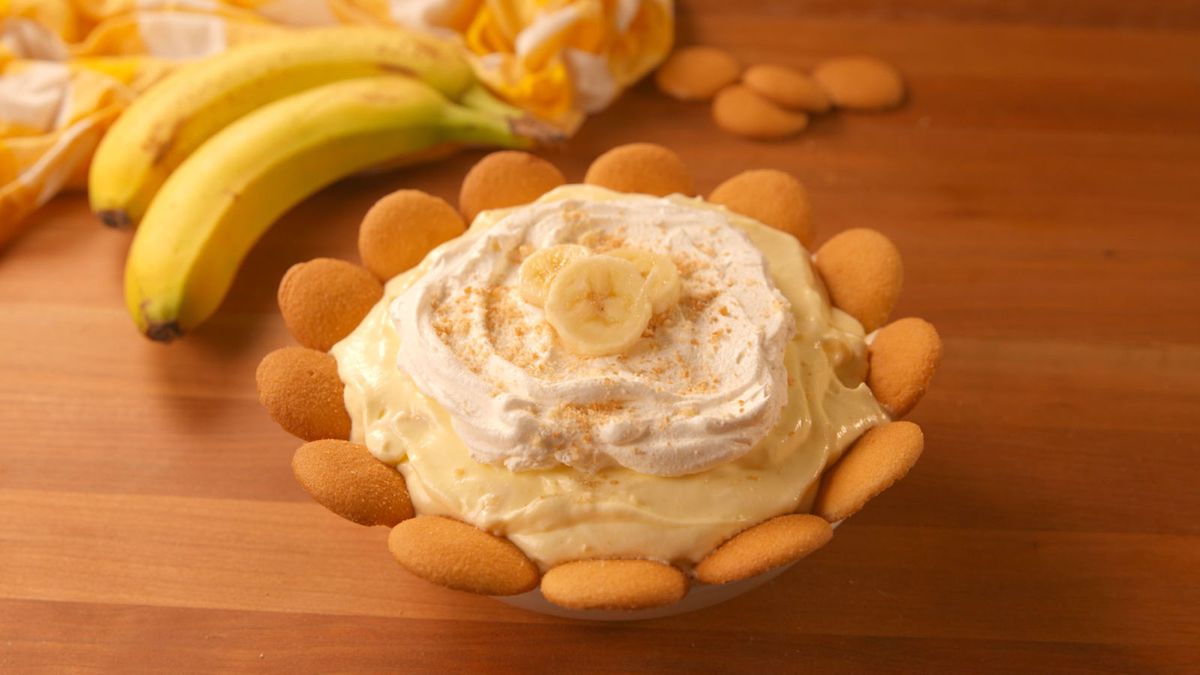 preview for We Can't Get Enough Of This Insanely Good Banana Pudding Dip