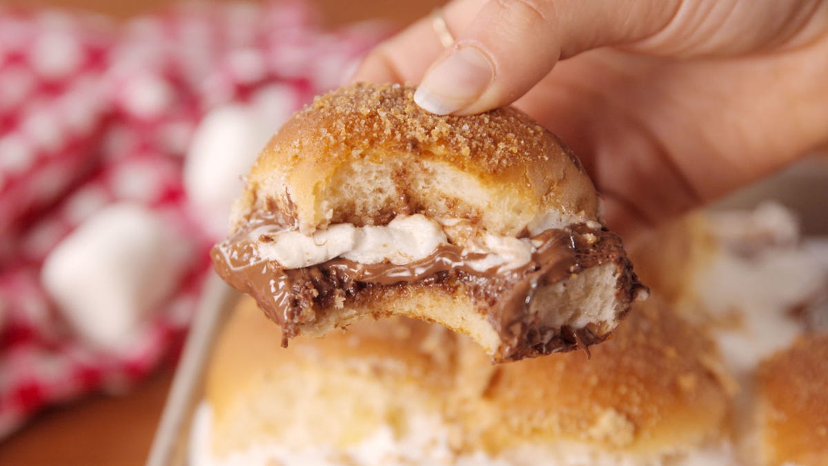 preview for These S'mores Sliders Are The Best Summer Party Dessert