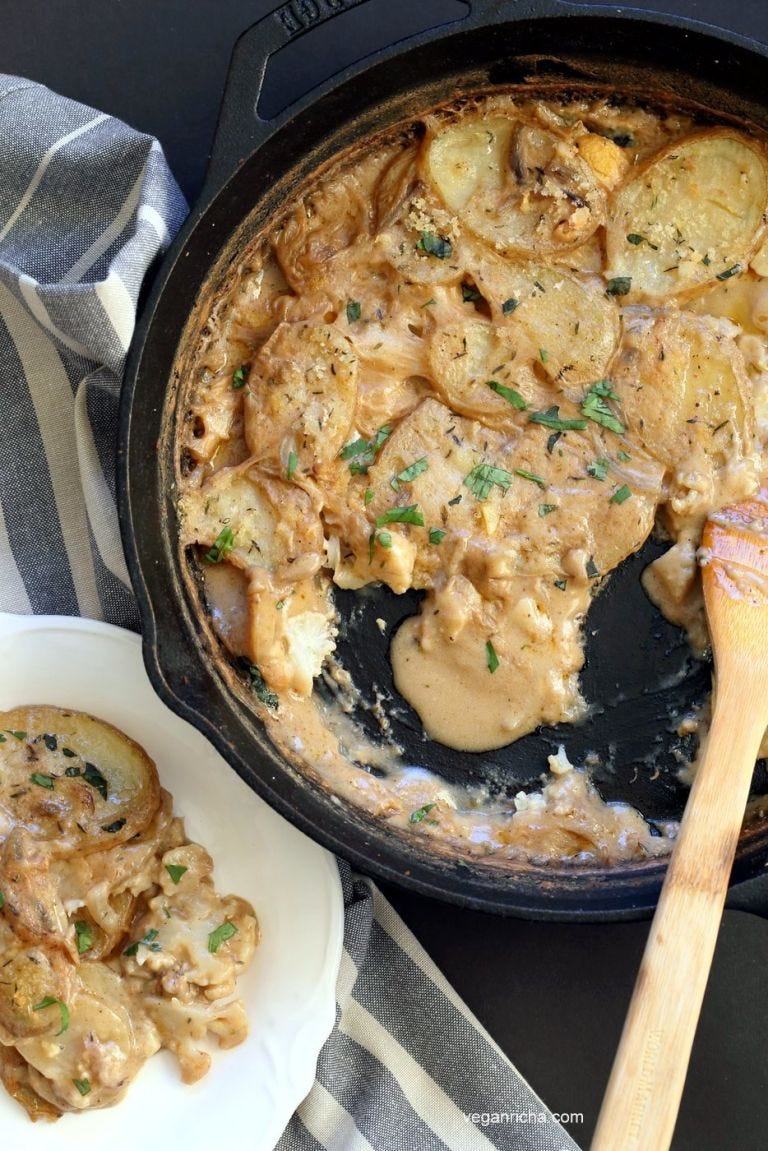 Dish, Food, Cuisine, Ingredient, Bubble and squeak, Produce, Cauliflower cheese, Meat, Staple food, Leaf vegetable, 