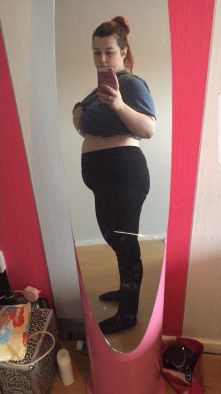 Human body, Human leg, Shoulder, Standing, Joint, Elbow, Knee, Waist, Thigh, Active pants, 