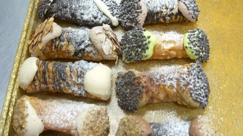 Cannoli de pasteles de Mike's Pastry Cannoli