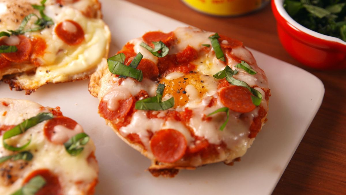 preview for Egg-In-A-Hole Pizza Bagels