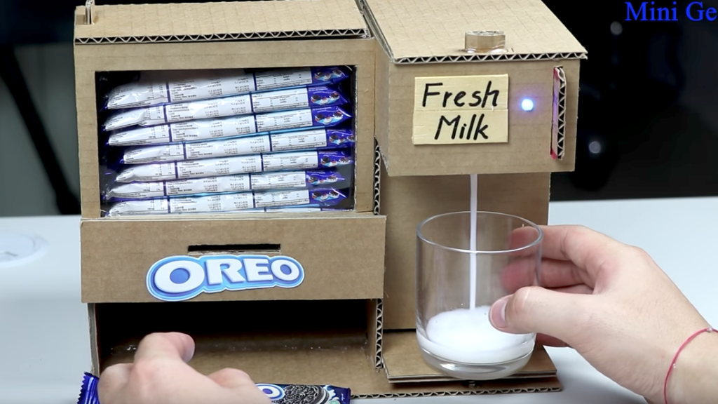 How to Make Chocolate Vending machine From Cardboard