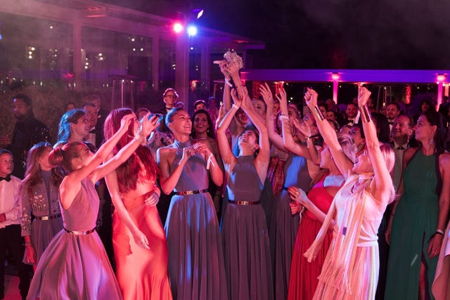 Entertainment, Event, Performance, Crowd, Performance art, Musical theatre, Magenta, Performing arts, Stage, Nightclub, 