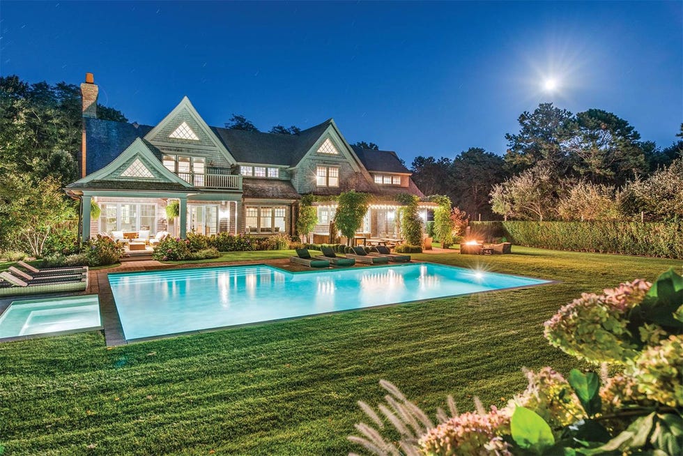 Property, Estate, Swimming pool, Home, Natural landscape, House, Real estate, Building, Mansion, Villa, 