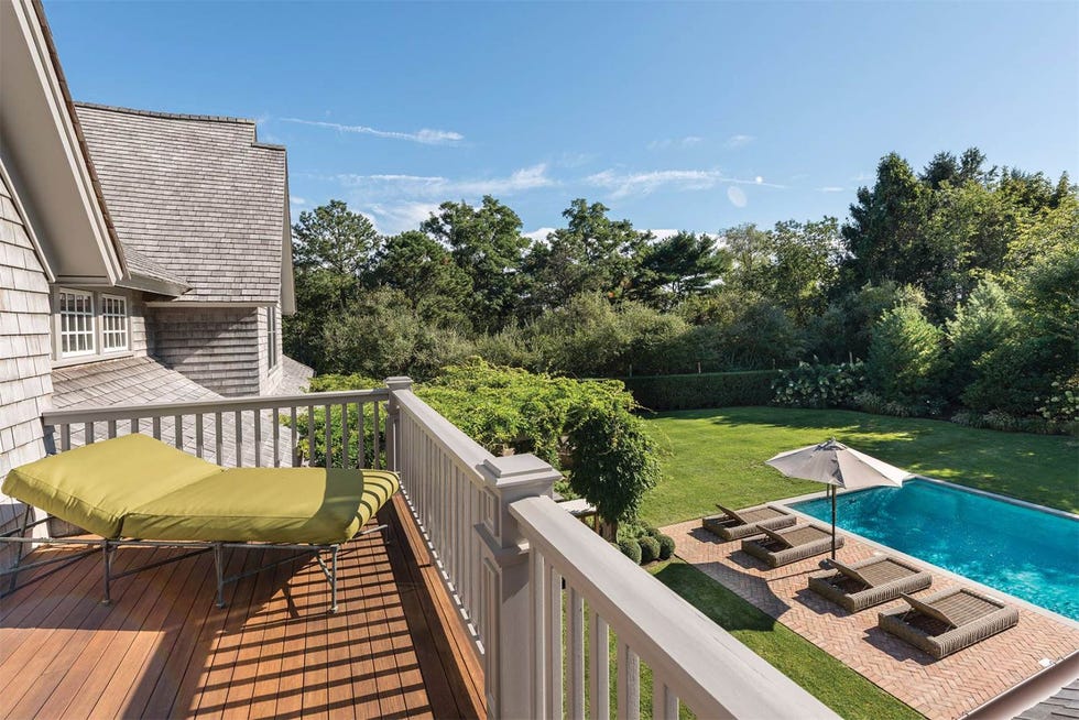 Property, Real estate, Residential area, Home, House, Swimming pool, Building, Roof, Estate, Backyard, 