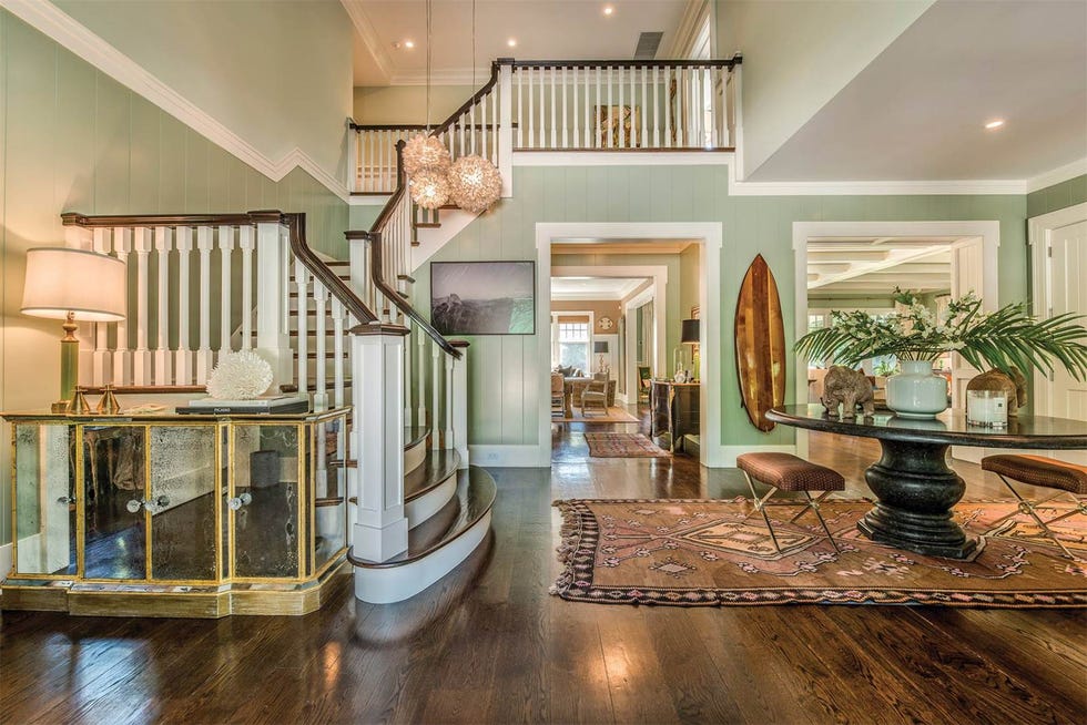 Room, Floor, Lobby, Interior design, Ceiling, Hardwood, Wood flooring, Property, Living room, Building, 