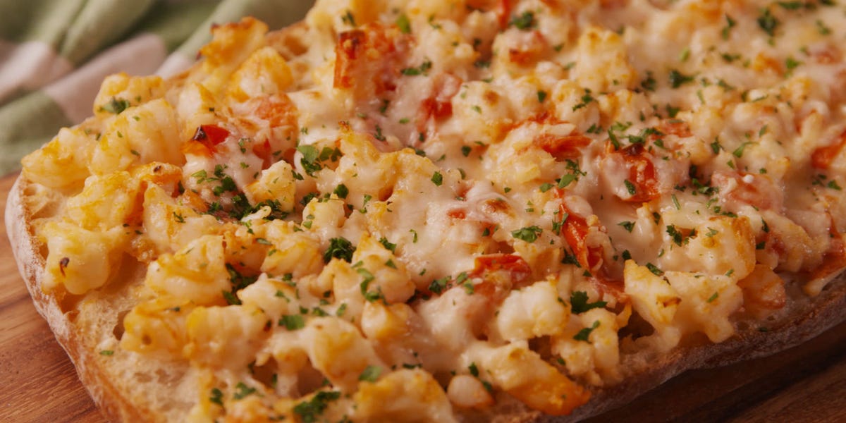 Cheesy Shrimp Garlic Bread