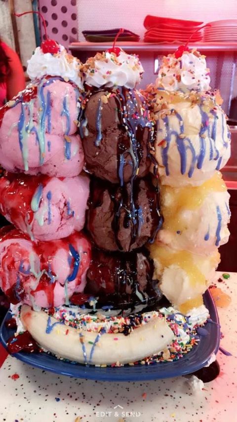 Most Outrageous Sundaes In America Over The Top Sundaes Across The Country Delish Com