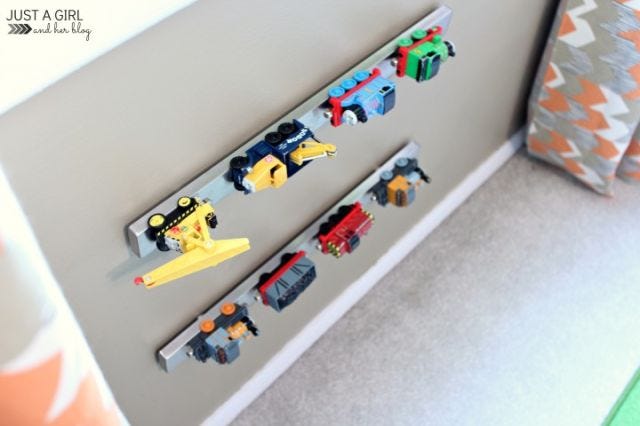 Shelf, Product, Furniture, Room, Drawer, Table, Shelving, Interior design, Bed, Infant bed, 