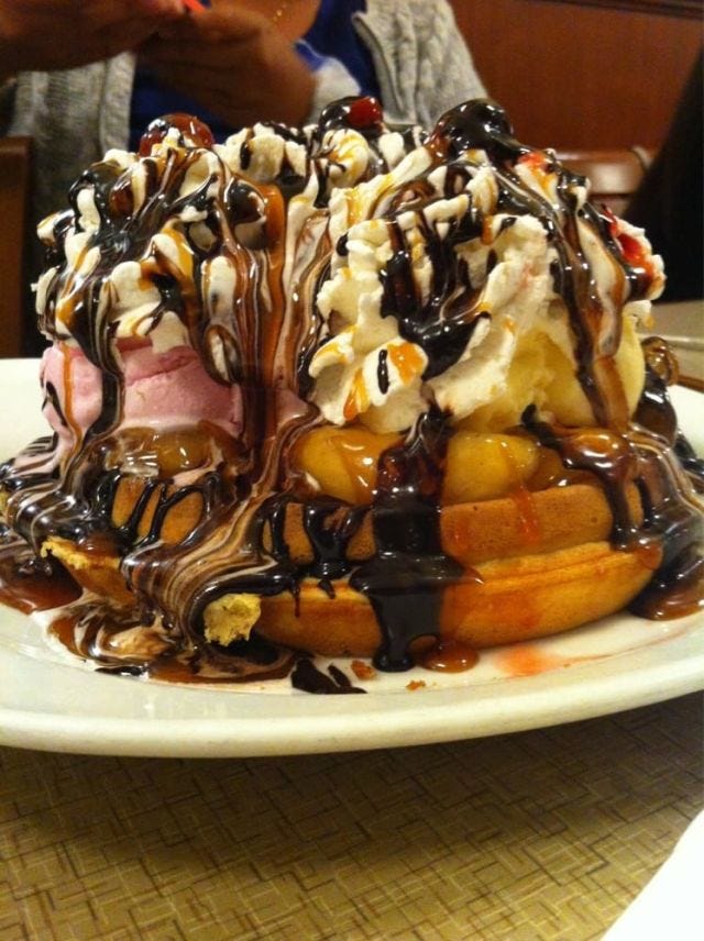Cuisine, Food, Dessert, Ingredient, Dishware, Serveware, Chocolate syrup, Sweetness, Dish, Tableware, Cuisine, Food, Dessert, Ingredient, Dishware, Serveware, Chocolate syrup, Sweetness, Dish, Tableware,