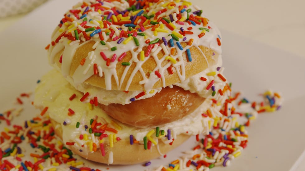 delish-krispy-kreme-bagel-3