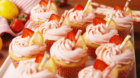 preview for Pink Lemonade Cupcakes Are The Cutest Summer Dessert