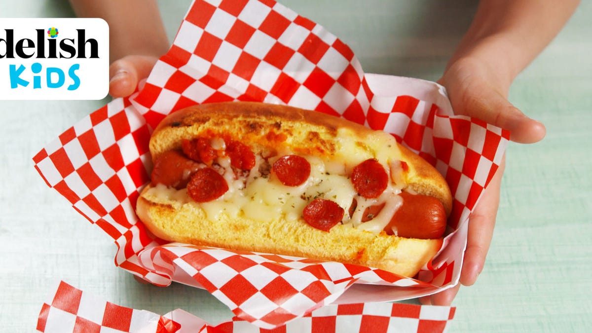 preview for Brace Yourself For Everyone's Favorite Dinner: Pizza Hot Dogs!