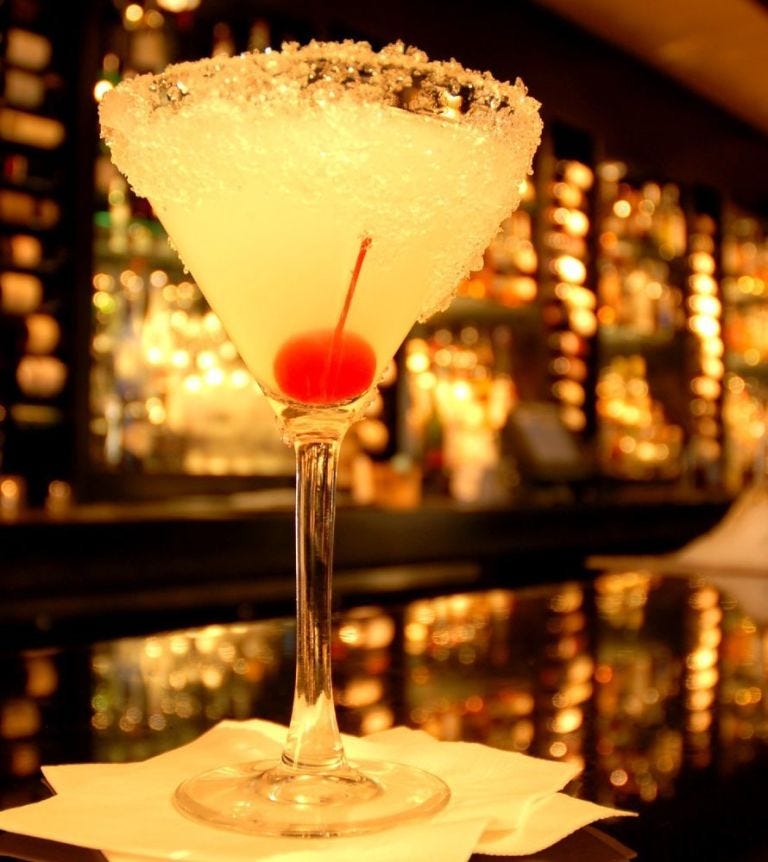 Drink, Classic cocktail, Martini glass, Alcoholic beverage, Cocktail, Food, Champagne cocktail, Distilled beverage, Non-alcoholic beverage, Corpse reviver, 