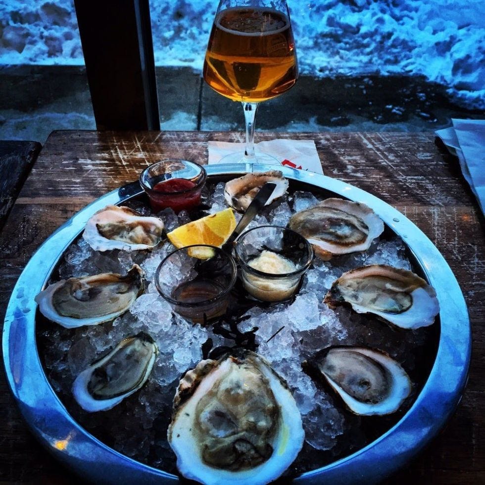 Oyster, Dish, Food, Seafood, Mussel, Bivalve, Clam, Cuisine, Wine, Ingredient, 