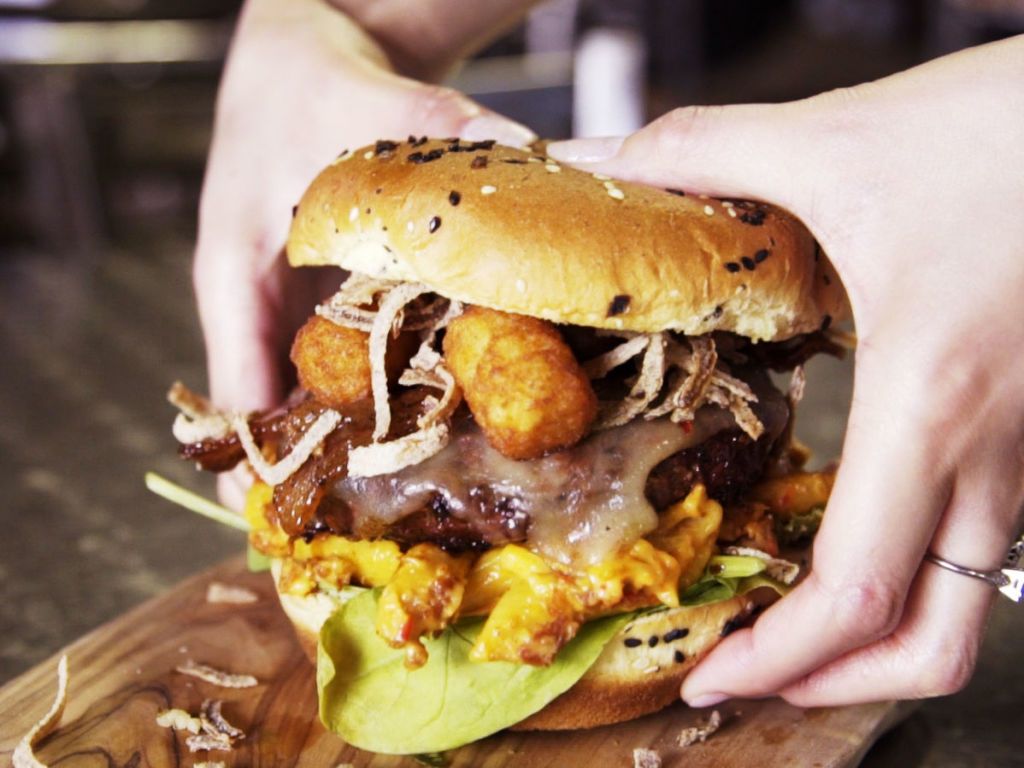 EPIC 16 POUND BBQ SANDWICH IN VEGAS 