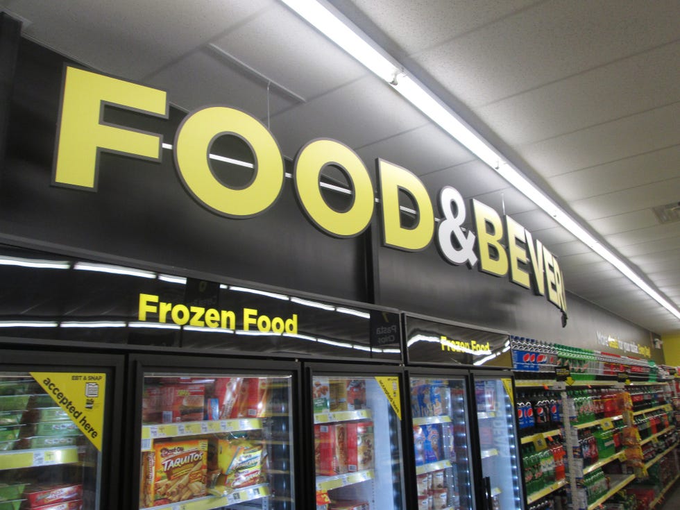 Grocery store, Retail, Building, Supermarket, Outlet store, Convenience store, Fast food, 