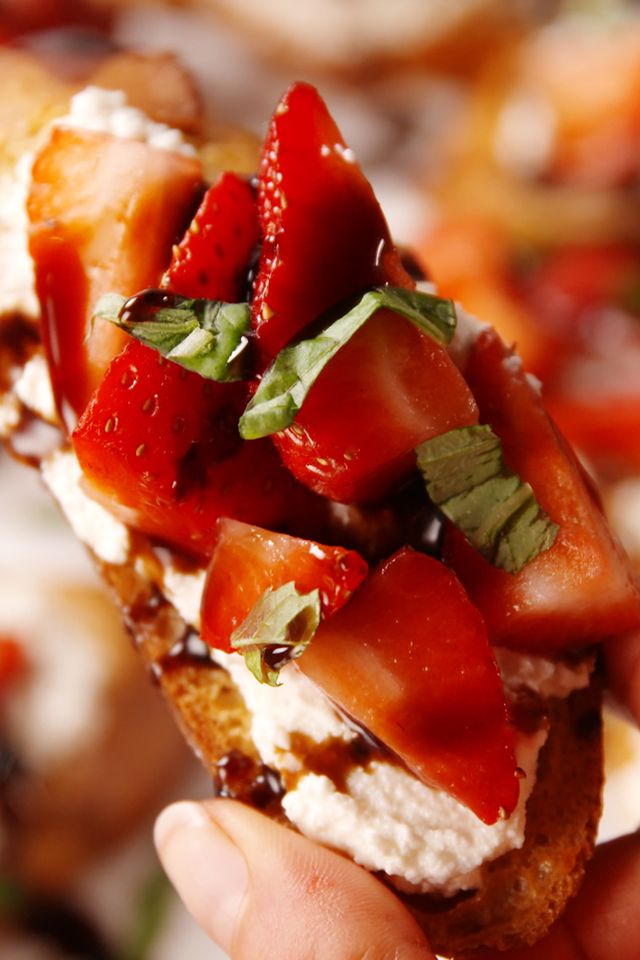 Best Strawberry Balsamic Bruschetta Recipe How To Make Strawberry Balsamic Bruschetta 1594