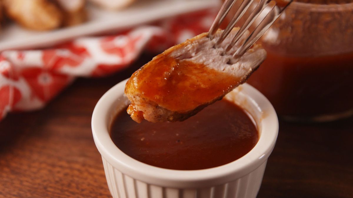 preview for Carolina BBQ Sauce Makes Everything Taste Amazing