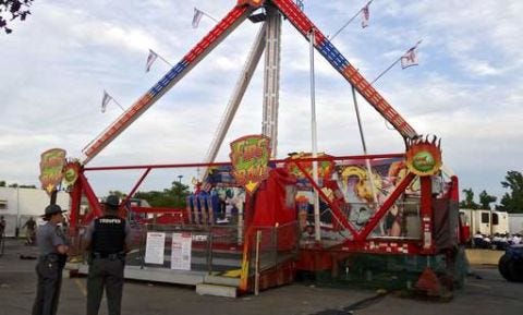 Amusement ride, Fair, Amusement park, Transport, Crane, Tourist attraction, Vehicle, Fun, Recreation, Festival, 