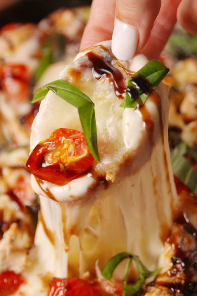 caprese-chicken-nachos