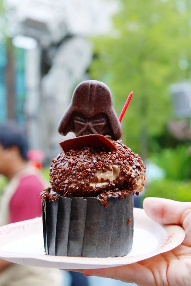 darth vader cupcake vertical