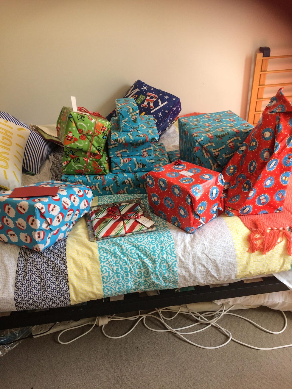Textile, Cushion, Pillow, Throw pillow, Home accessories, Linens, Present, Gift wrapping, 