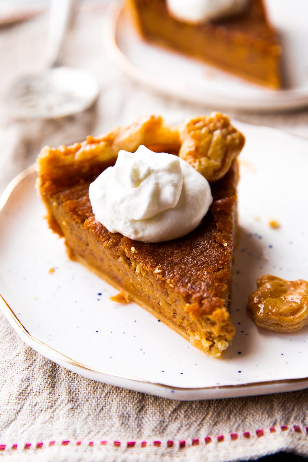 Dish, Food, Cuisine, Sweet potato pie, Baked goods, Dessert, Ingredient, Pumpkin pie, Chess pie, Whipped cream, 