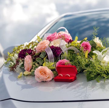 Flower Arranging, Bouquet, Floristry, Flower, Floral design, Cut flowers, Pink, Plant, Garden roses, Rose, 