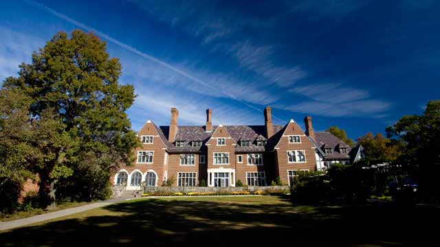 Property, Home, Estate, House, Building, Mansion, Sky, Residential area, Real estate, Manor house, 