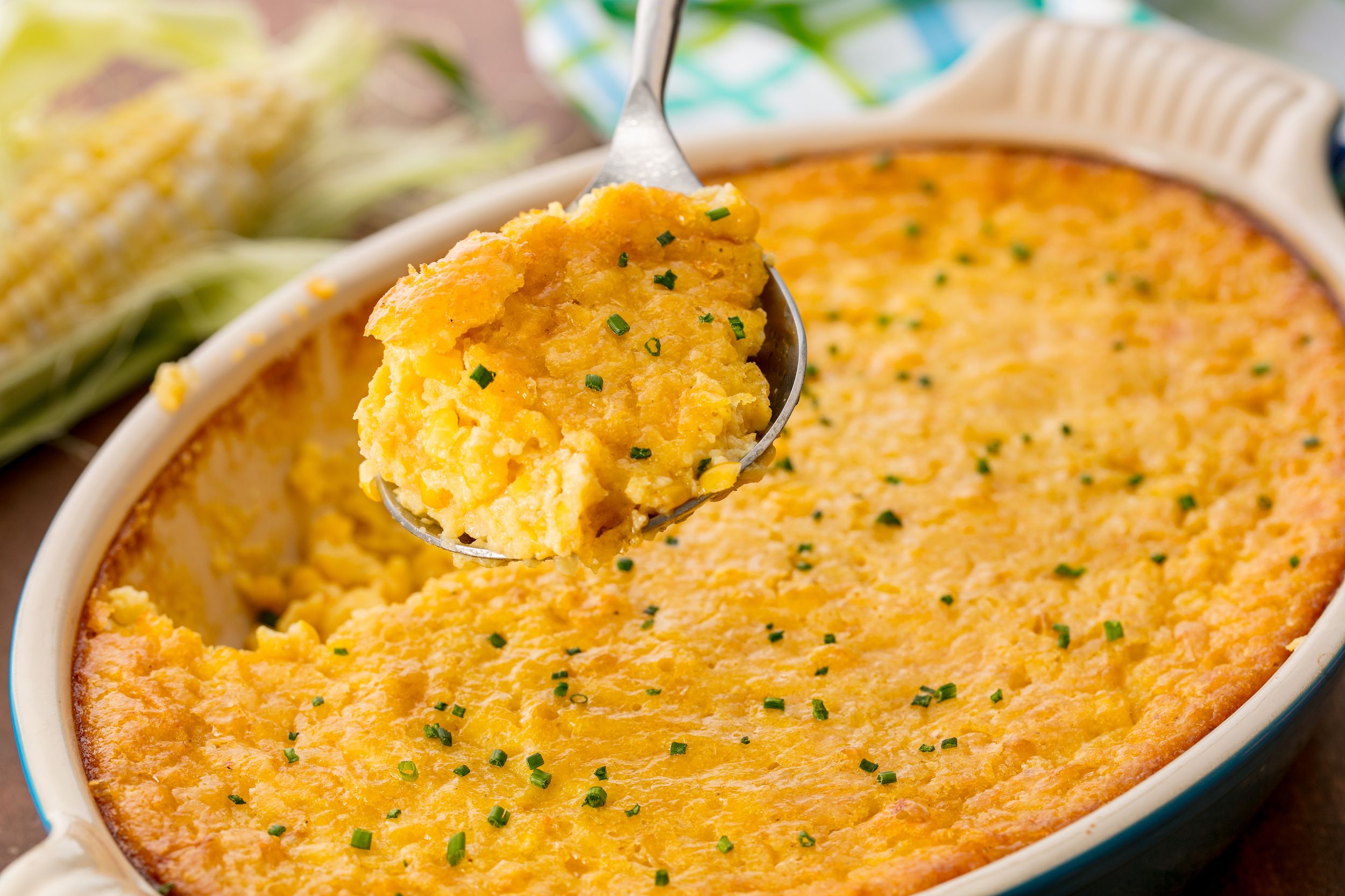 Зерновое блюдо. Блюда из кукурузы. Corn Casserole. Baked Corn. Кукуруза с зеленью по американски блюдо.