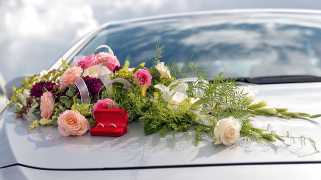 Flower Arranging, Bouquet, Floristry, Flower, Floral design, Cut flowers, Pink, Plant, Garden roses, Rose, 