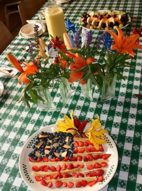 Food, Garnish, Meal, Dish, Canapé, Cuisine, Finger food, Brunch, Table, appetizer, 