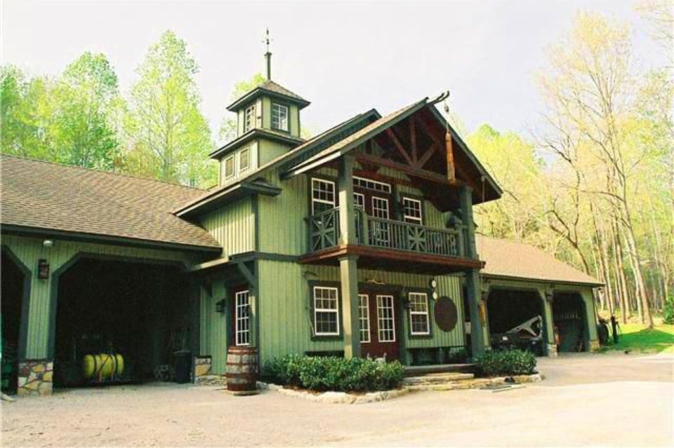 Window, Property, House, Real estate, Building, Land lot, Roof, Home, Rural area, Residential area, 