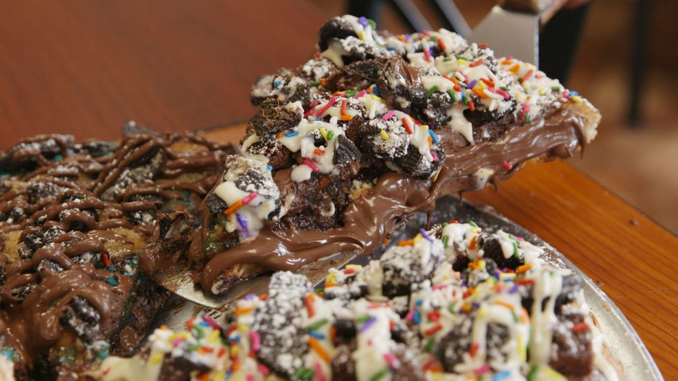 Stuffed Dessert Pizza