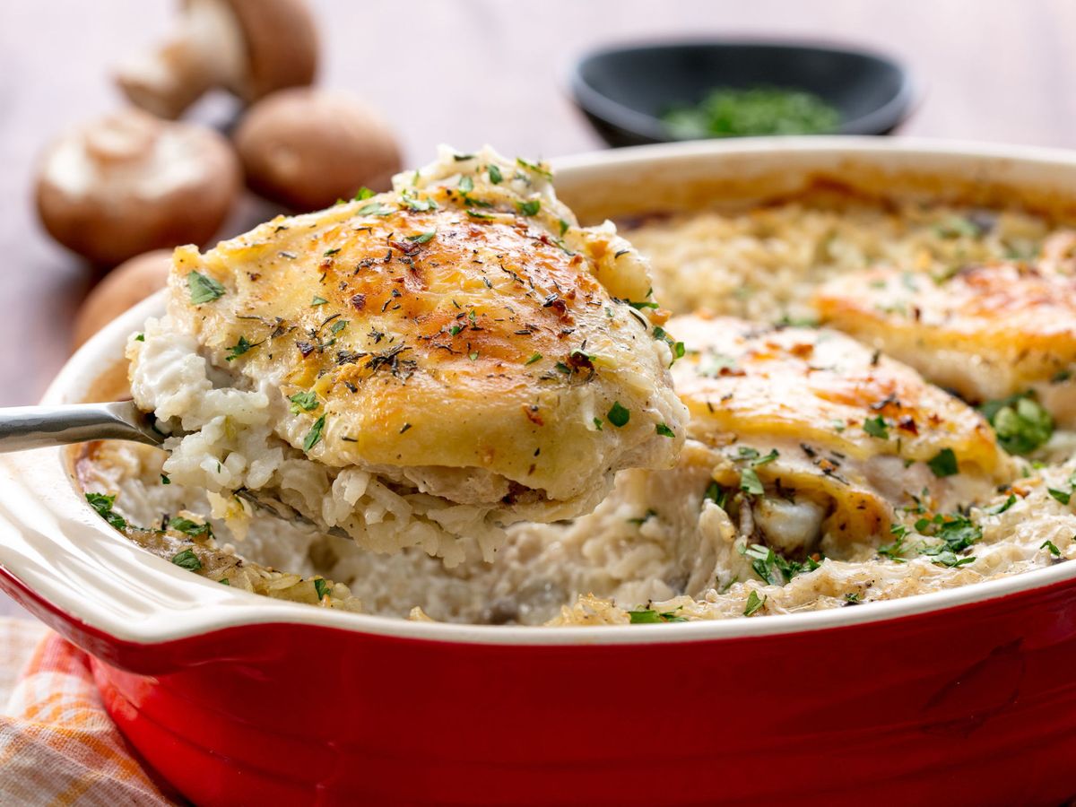 https://hips.hearstapps.com/del.h-cdn.co/assets/17/33/2048x1536/sd-aspect-1502989071-chicken-rice-casserole-delish.jpg?resize=1200:*